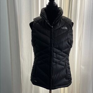 The North Face Women's Medium 550 Down Filled Quilted Black Vest